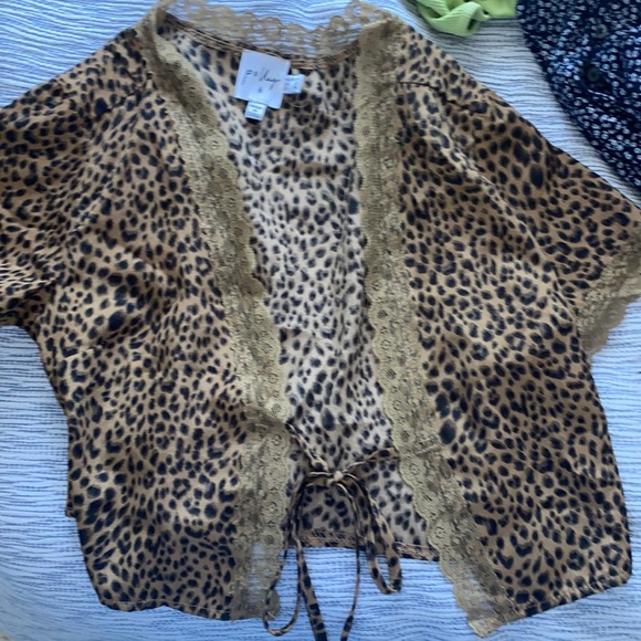 Top - Picture 1 of 1